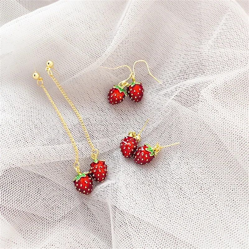 2020 Fashion Korean Explosion Jewelry Cute Strawberry Earrings Creative Temperament Simple Fruit Tassel Summer Wild Long Earring