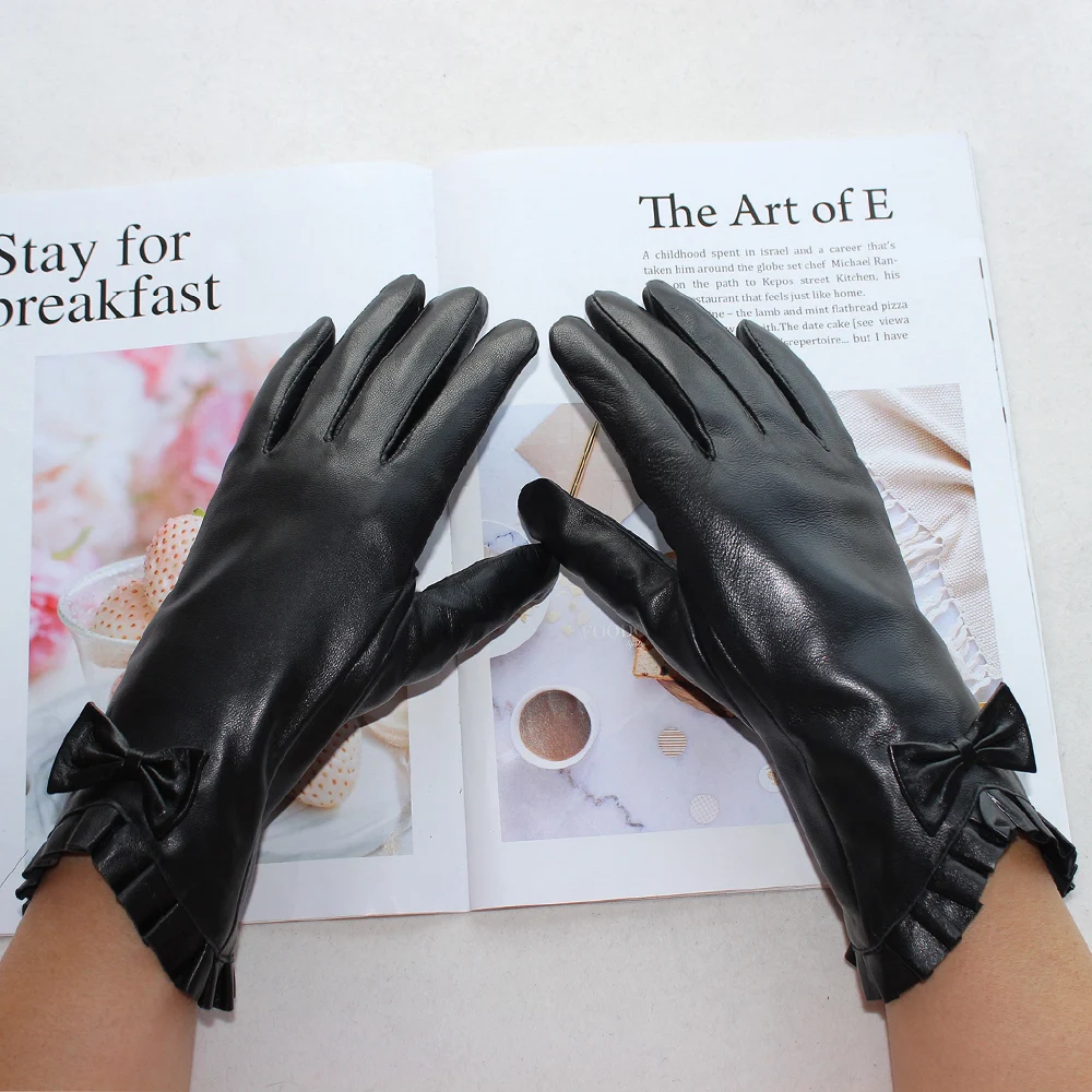 New Leather Gloves Women's Thin Section Winter Velvet Lining Thickened Warmth Outdoor Motorcycle Riding Black Fashion Gloves