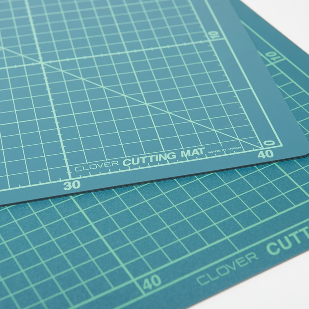 

MADE IN JAPAN CLOVER 57-643 57-640 A3/A4 CLOVER SELF HEALING CUTTING MAT A3/A4 Self-Healing Cutting Mat