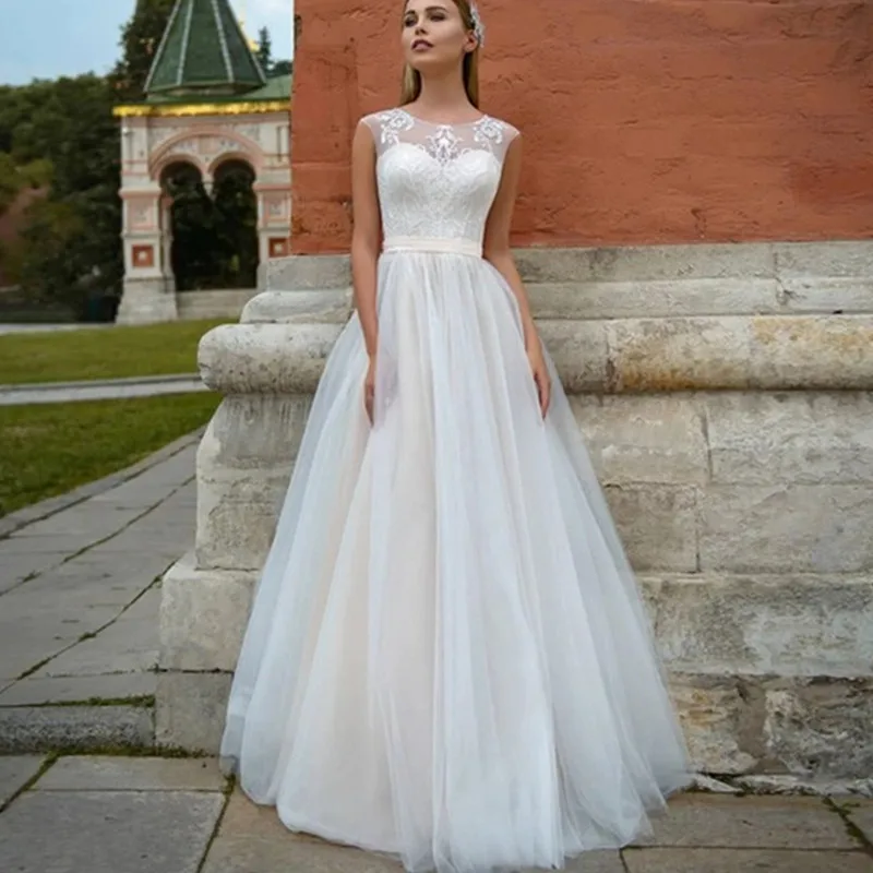 Vintage O-Neck Elegant Wedding Dress Sleeveless Botton Lace Appliques Organza Court Train Robe De Mariée Bride Gown Hot Sale