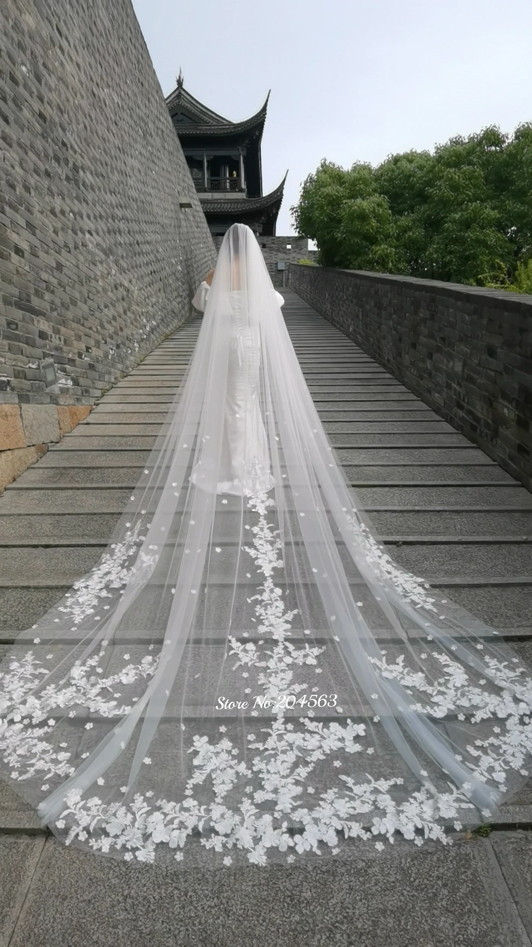 Romantic One-Layer Ivory/White Lace Wedding Veil with Flowers Cathedral Bridal Veils with Comb Wedding Accessories MM