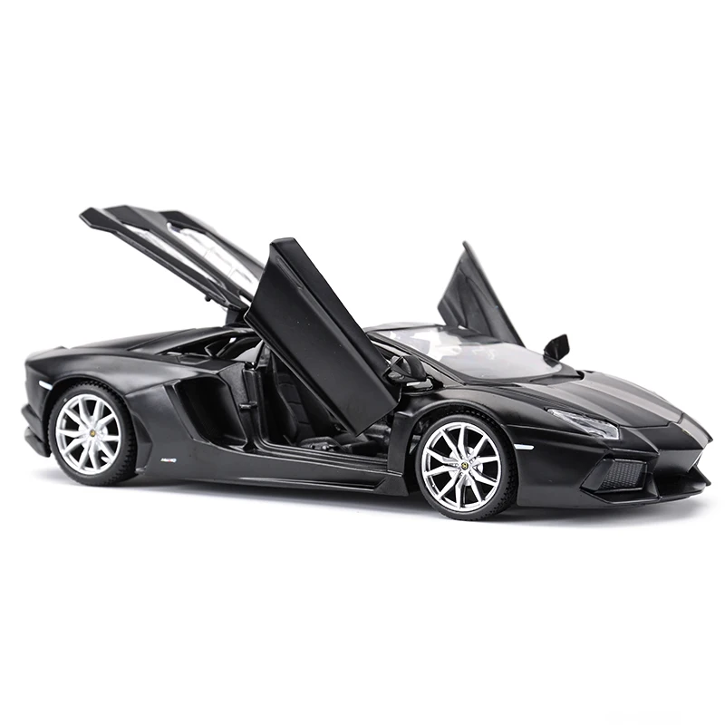 Maisto 1:24 Aventador LP700-4 Roadster Sports Car Static Die Cast Vehicles Collectible Model Car Toys