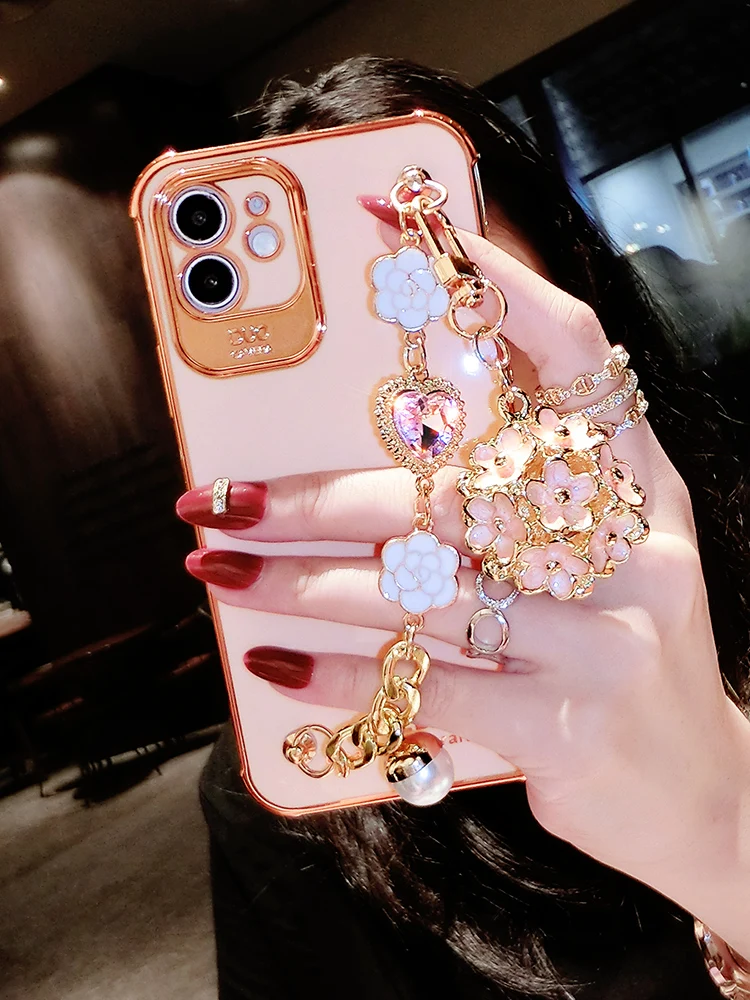 Fashion Electroplating Bracelet Female Soft Case For Iphone 11 12 Pro Max Mini 7 8 Plus Xr X Xs Se 2 Flowers Phone Cover Fundas