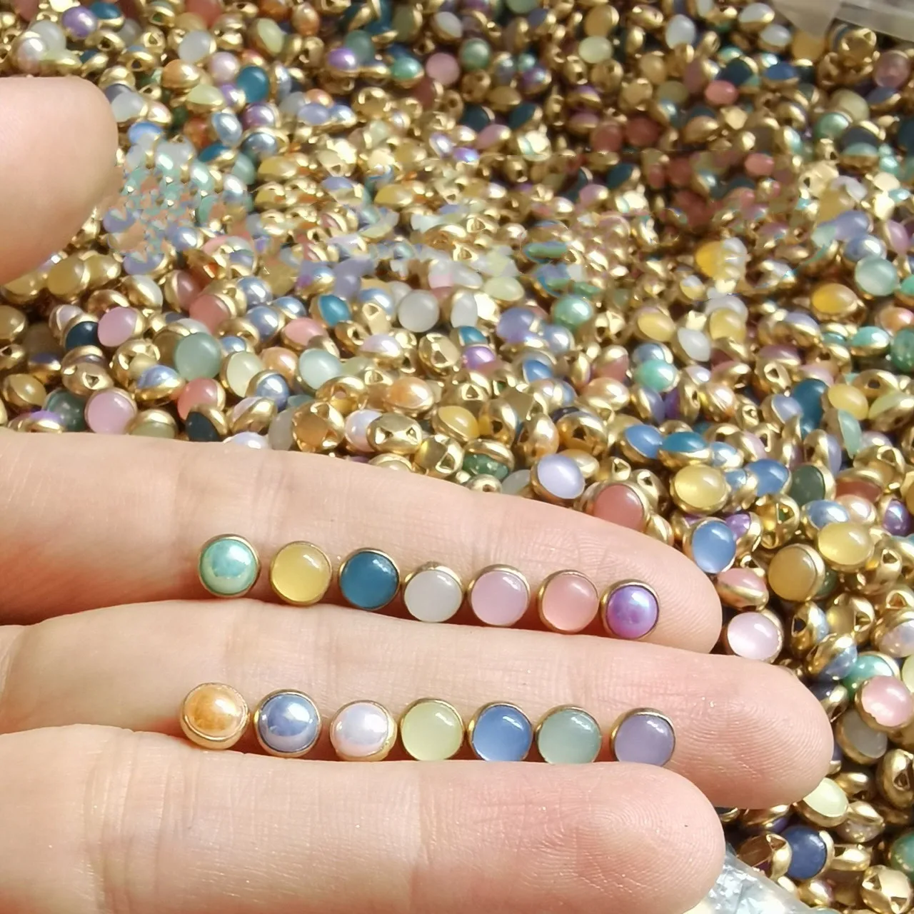 50pcs 4mm Gold Back Multi Mixed Round Pearl Mini Buttons Tiny For Dolls Crafts Scrapbooking DIY