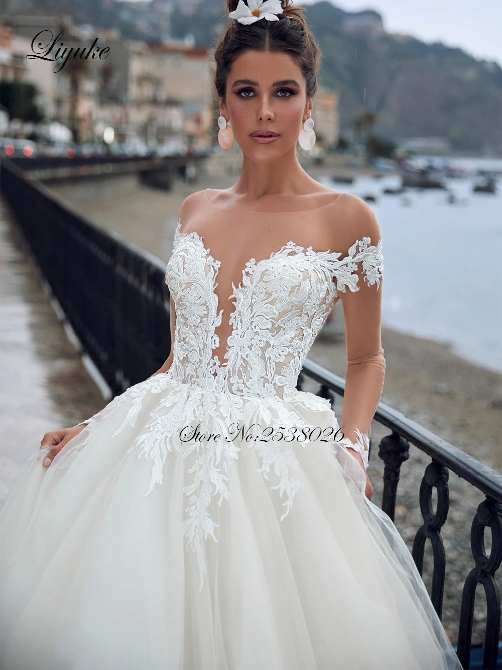 Liyuke Ball Gown Wedding Dres Skin Full Sleeve Of s Scoop Neckline With Chapel Train Bridal Dress