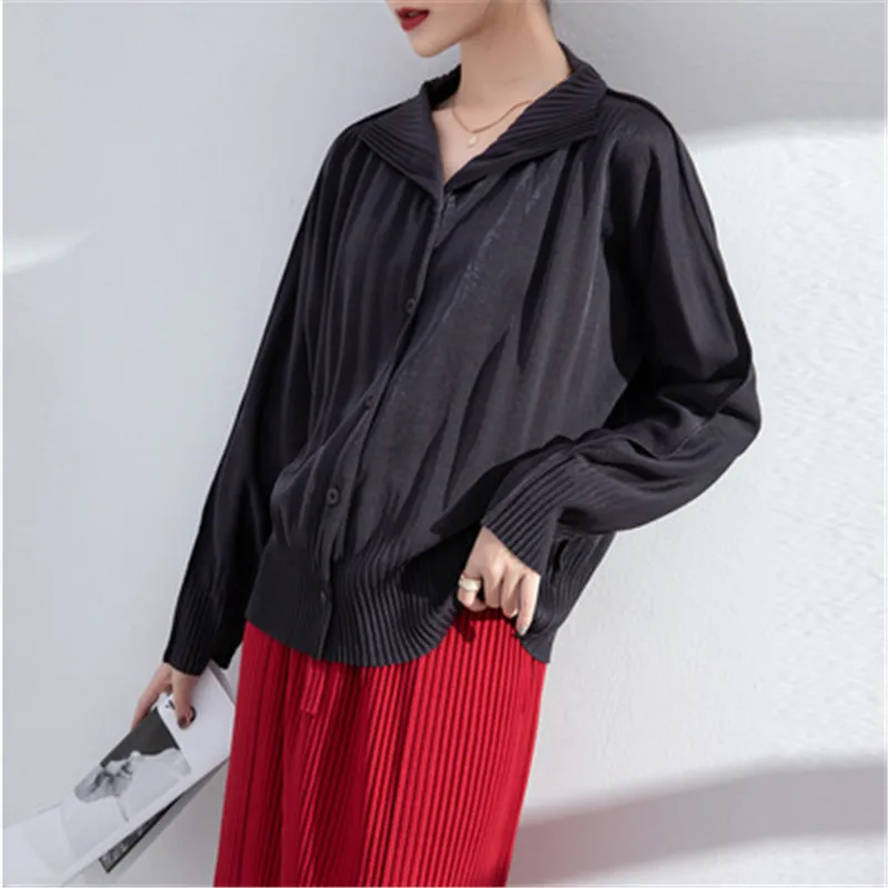 Miyake fold women's small coat for fall 2021 new loose large size fashion cardigan single-breasted stand-up collar beautiful top