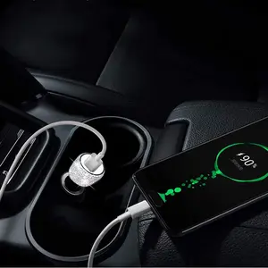 Çift USB Araç Şarj, Bling Bling, Kostüm Rhinestones, Dekorasyon İçin Araba, Kristal cam, Hızlı Şarj, Dekorasyon İçin Araba için iPhone ve Samsung 8 ana satış, Çin'in 1 numarasından bir araba ithal ediyor