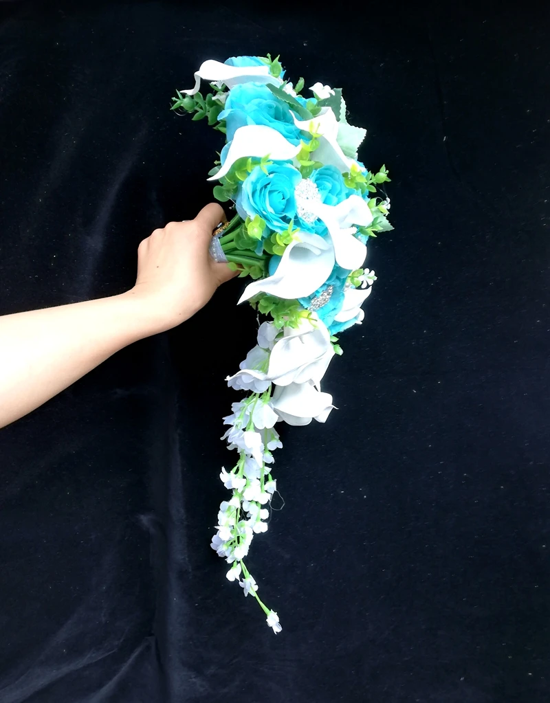 Nouvelle Collection De Mariage Bleu Lac Roses букет невесты Blanc Calla Lily Bouquet Gelin Buketi En Cascade Ramos De Novia Bouquet