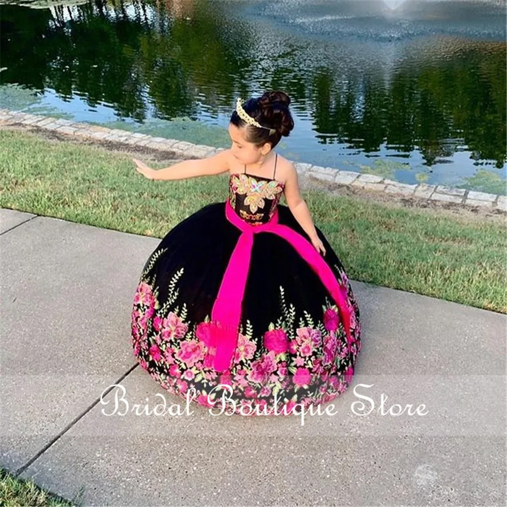 Stickerei Ballkleid Applique Kristall Kinder Prinzessin Kleid Schönheit Pageant Kleider Puffy Blumen Mädchen Geburtstag Kleid Fotografie