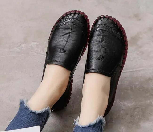 New Classic Fashion Women Shoes Genuine Leather Loafers Women Casual Shoes Soft Comfortable Shoes Women red Flats Large size