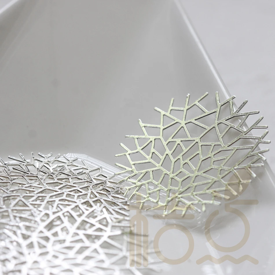 DIY Supply-Solid Brass Finding Snow Flake - 30mm (4169C)
