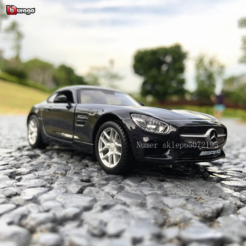 Bburago 1:32 Mercedes AMG GT Simulation alloy car model plexiglass dustproof display base packaging series Collect gifts toy