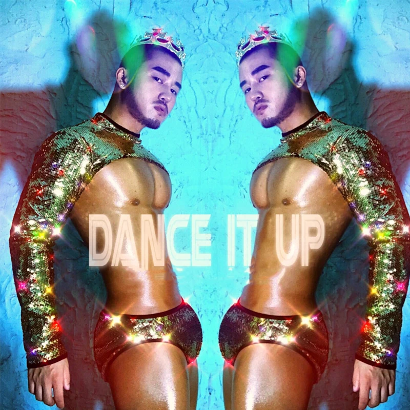 

Bar Nightclub Male Singer Stage Pole Dance Outfit Shinny Gold Sequins Top Shorts Men Sexy Party Gogo Dancer Costume XS2656