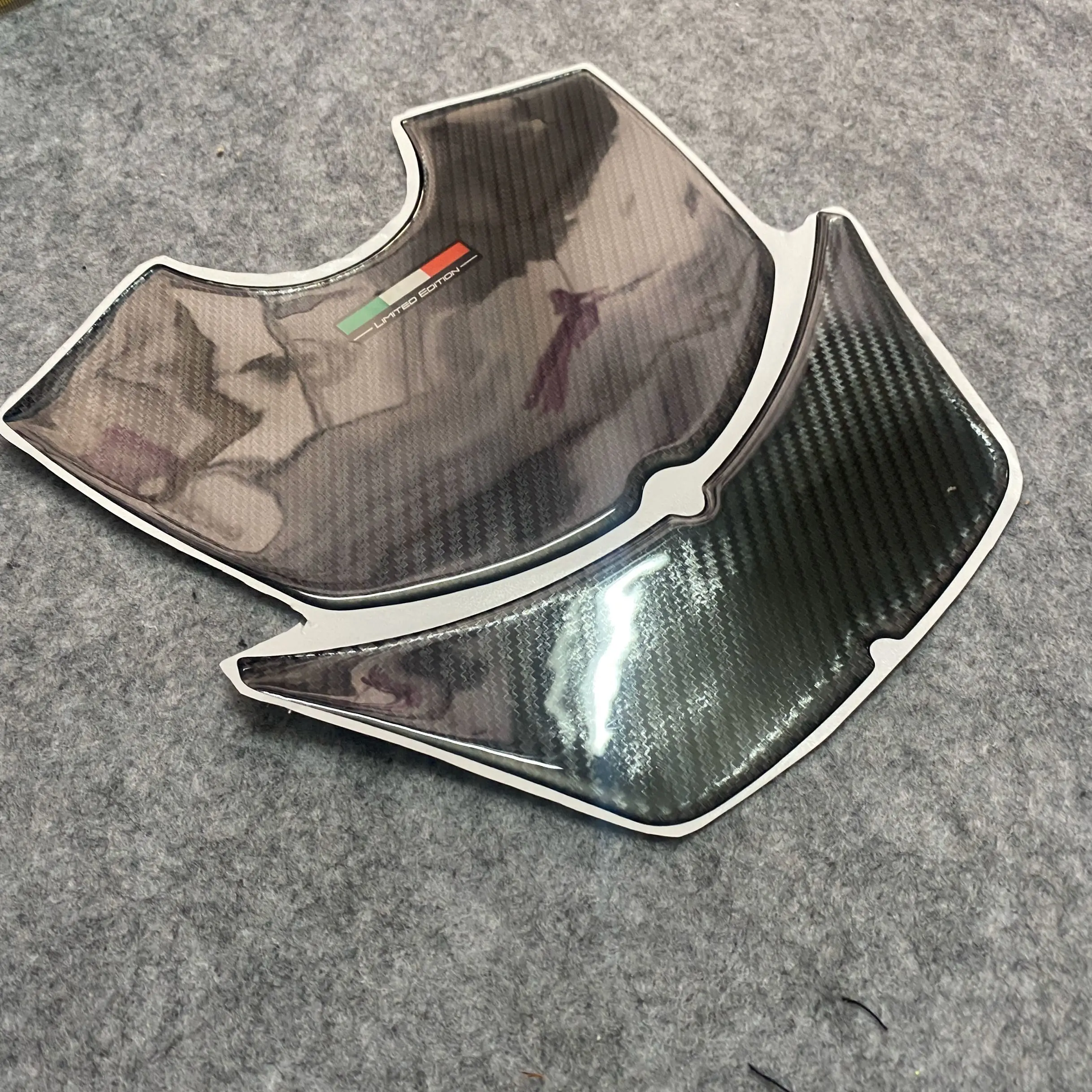 FOR Ducati 749 999 2003 2004 2005 2006 Motorcycle Tank Pad Gel Protector 3D carbon fiber pattern fuel tank sticker