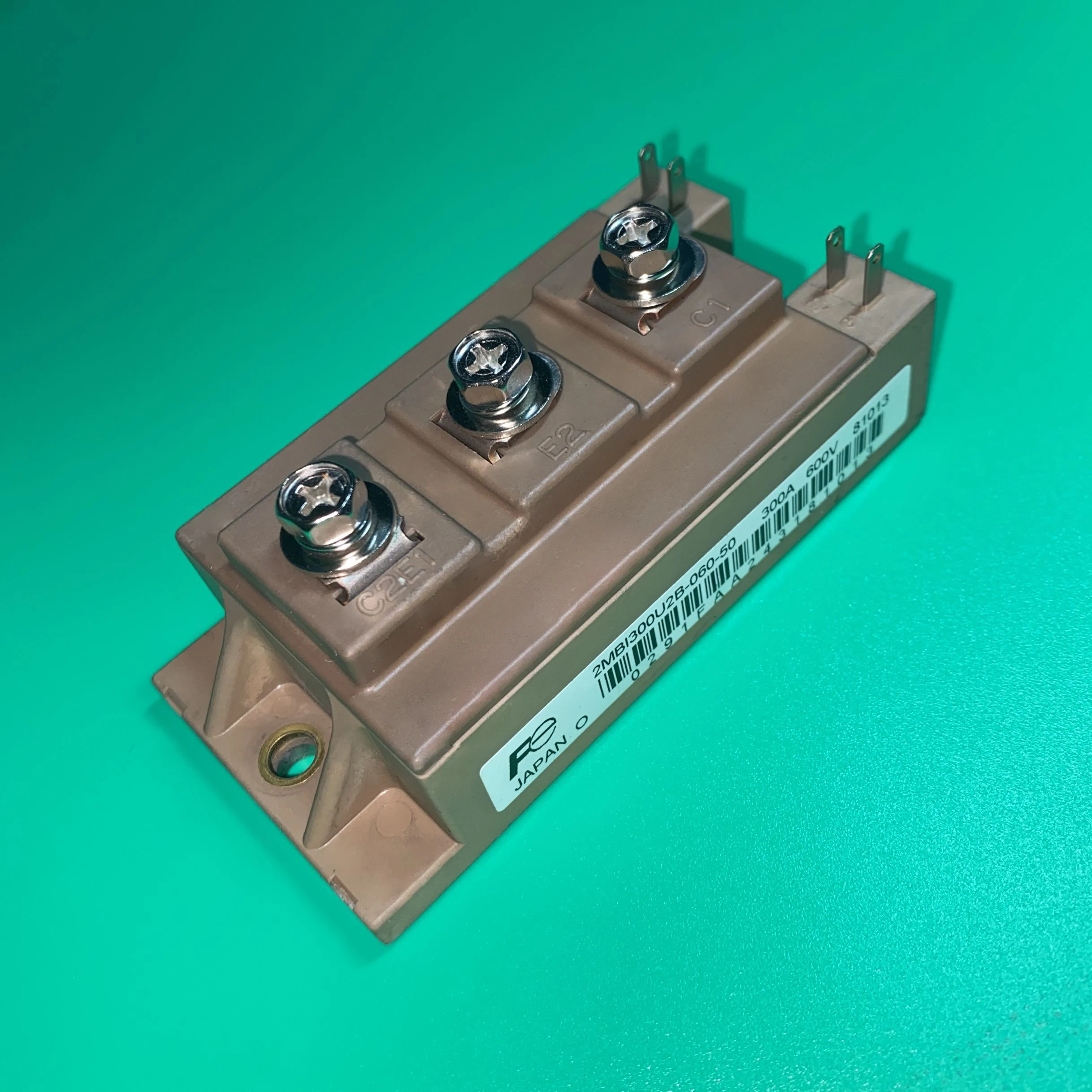 

2MBI300U2B-060-50 MODULE 2MBI300U2 B-060-50 IGBT DUAL MODULE 300A 600V NPT 2MBI300U2B060-50 2MBI300U 2B-060-50 2MBI300 U2B-06050