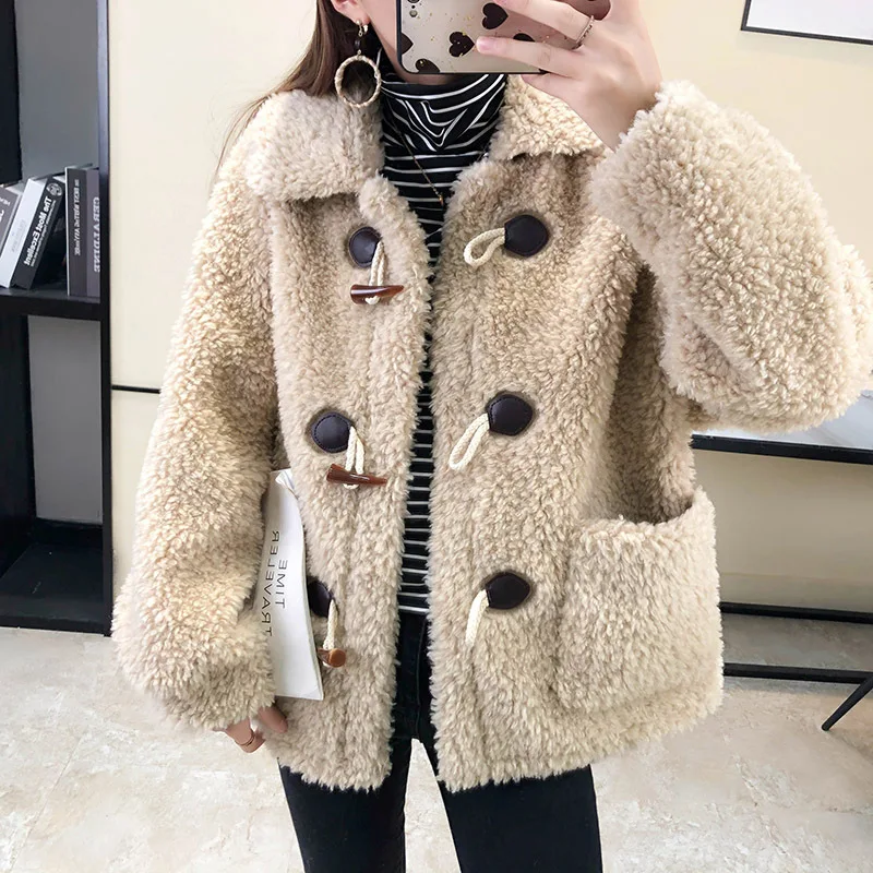 2021 New Style Lamb Wool Faux And 30% Genuine Fur Mixed Teddy Coat Female Winter Buckle Sheep Fur Warm Loose Slim Elegance Cute