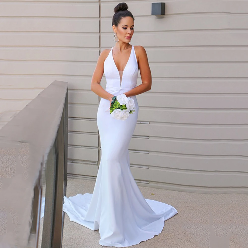 

Weilinsha Pure Whithe Mermaid Wedding Dress for Brides Simple V Neck Sleeveless Court Train with Buttons Bridal Gown Criss Cross