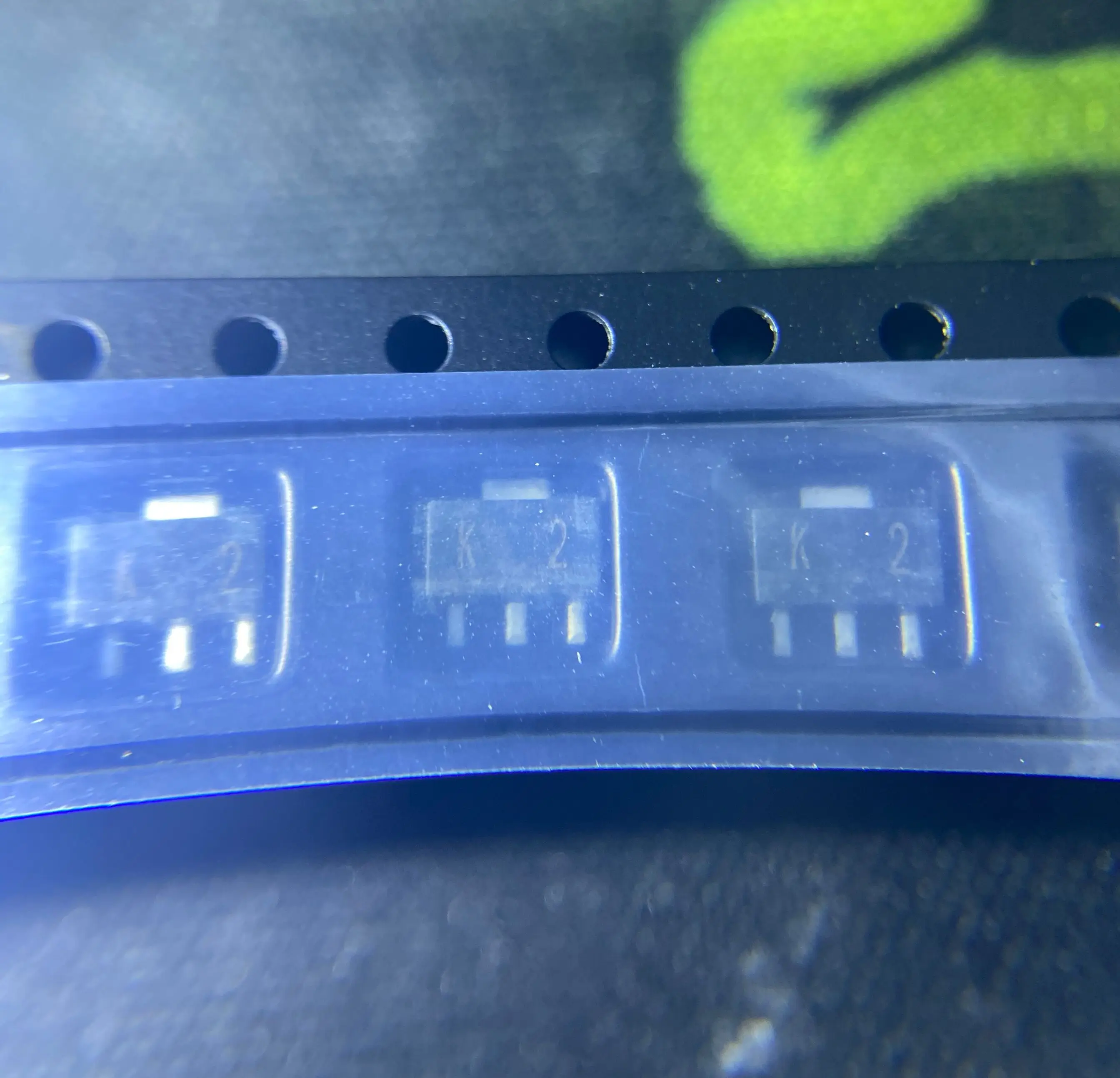 20 قطعة/الوحدة 2SK2742 SOT-89 جديد 100% الأصلي شحن مجاني