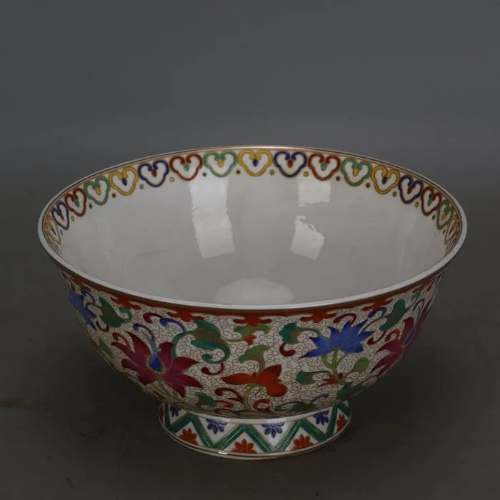 Qing Dynasty Qianlong Period Famille Rose Tangled Flowers Gold Inlay Porcelain Bowl