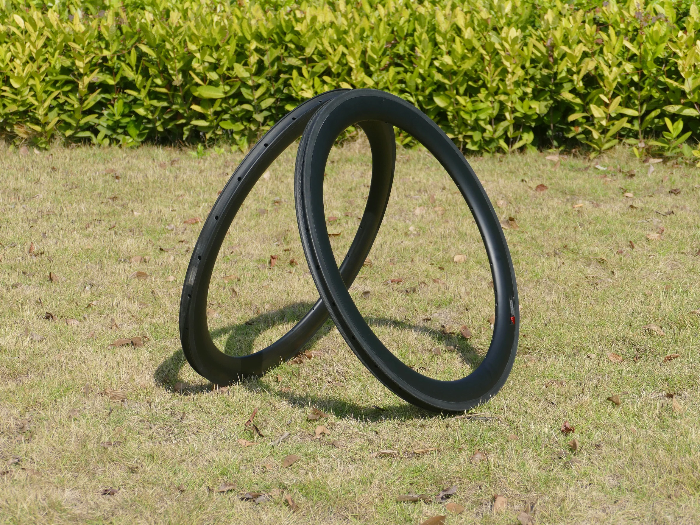 

Included 1 Pair - Full Carbon UD Matt Road Bike V- Brake Wheel Rim Clincher Tubeless 700C Wheel Rim Depth 38mm / 50mm / 60mm