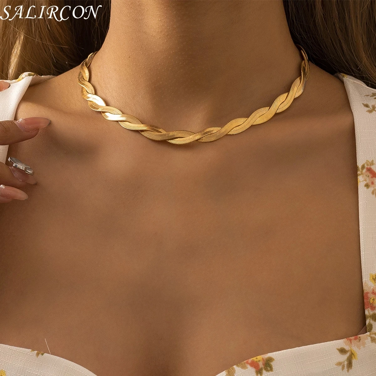 Punk Twisted Flat Blade Snake Chain Naszyjnik dla kobiet Moda Złoty kolor Miedź Choker Naszyjniki Biżuteria Urok Akcesoria Prezent