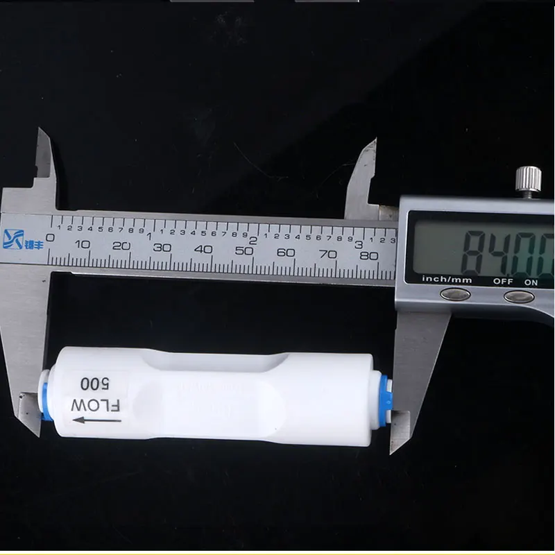 1/4 "أنبوب مستقيم من خلال نوع 500CC تدفق مياه الصرف الصحي منظم تقييد خرطوم التناضح العكسي موصل سريع الأنابيب Fittiing