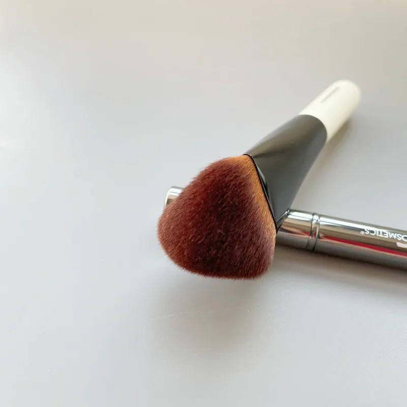 PRECISE BUFFING MAKEUP BRUSH - Angular 3D Foundation Contour Sculpting Cosmetics Beauty Tool