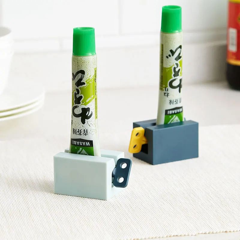 Toothpaste clamp Squeeze the clip Toothpaste frame Household extruder Vertical toothpaste extractor Mini toothpaste squeezer