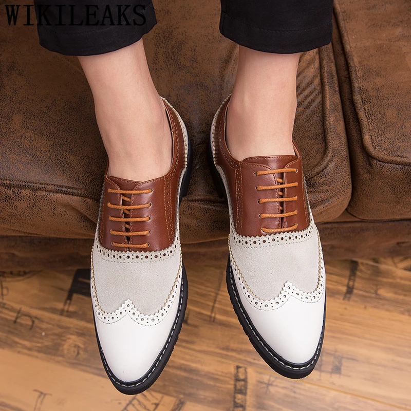 أحذية الزفاف الرجال فستان إيطالي رسمي البروغ أحذية الرجال الكلاسيكية Coiffeur فستان أسود أحذية خمر الرجال 2025 Zapatos Hombre Buty