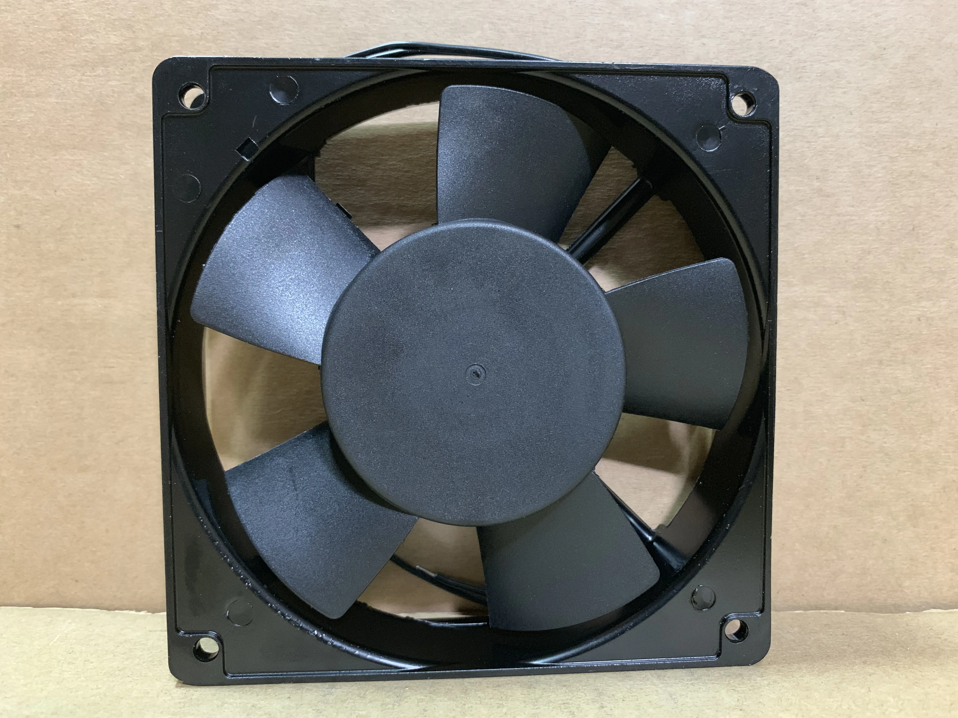 LF12025 AC 220V 0.11A 120x120x25mm 2-Wire Server Cooling Fan