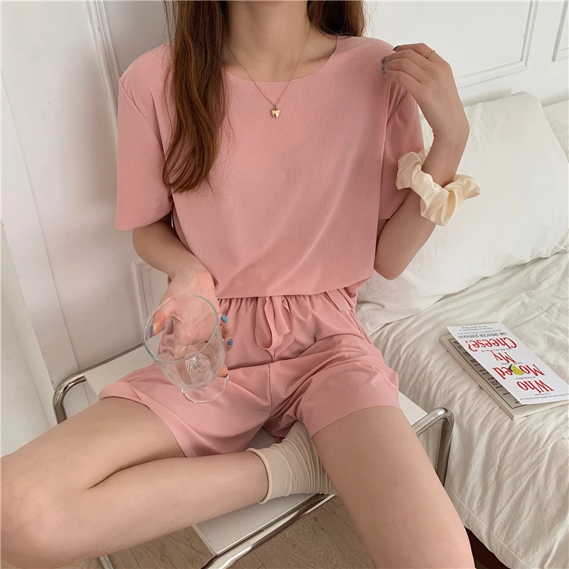 Zomer Casual 2 Stuk Vrouwen Set Korte Mouw Tops En Shorts Elastische Taille Soft Cool Lce Stof Twee Delige Set vrouw Outfits