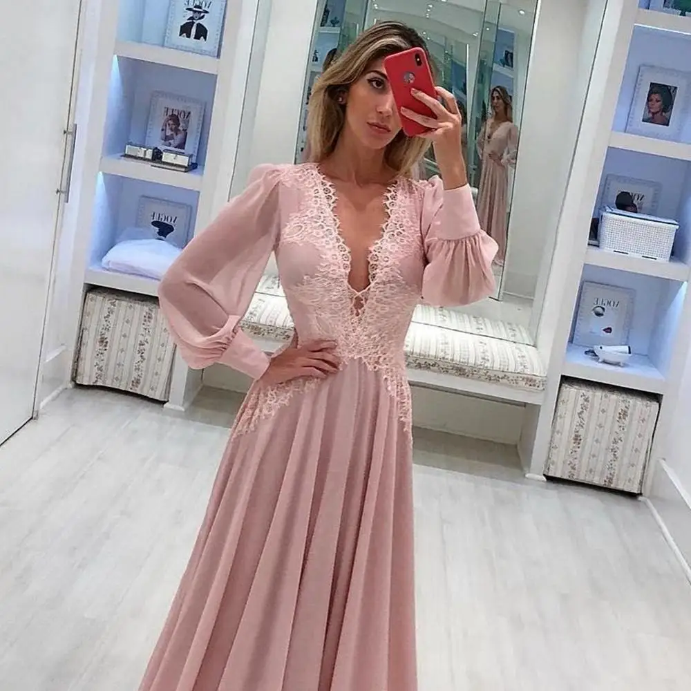 2021 Pink Chiffon A Line Mother Of The Bride Dresses Deep V Neck Long Sleeves Lace Appliques Weddings Party Evening Prom Gowns