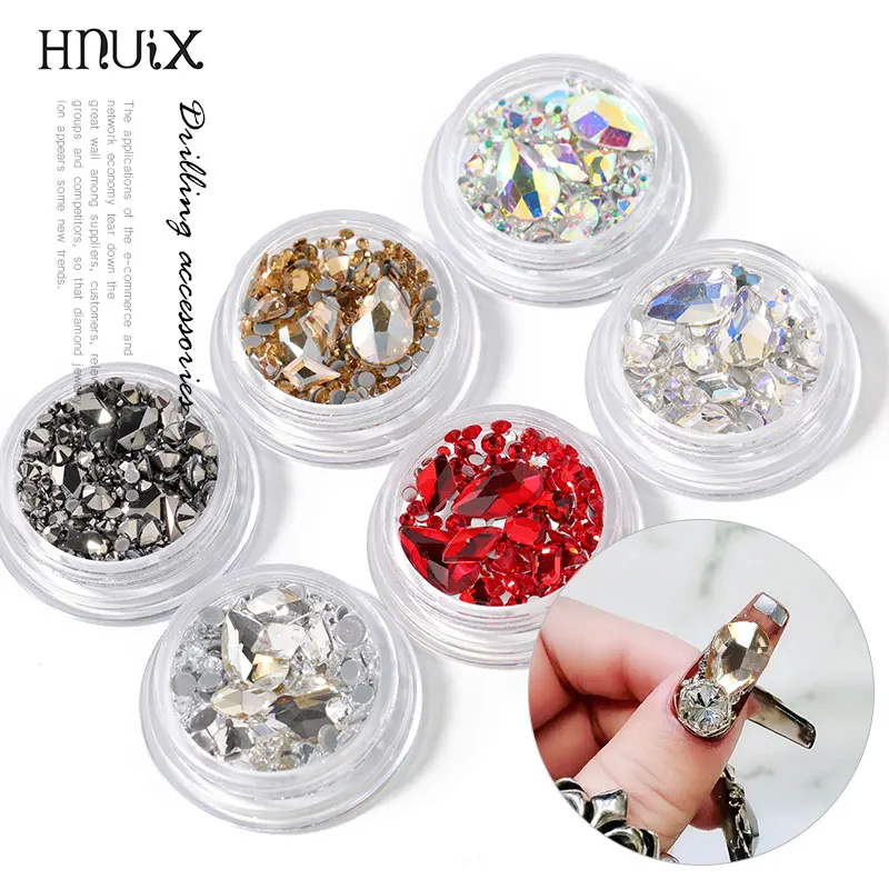 HNUIX-caja de diamantes de imitación 3D para decoración de uñas, adornos de lentejuelas, diamantes planos, rombos irregulares, piedras para uñas, Charm Nail Art, 1 caja