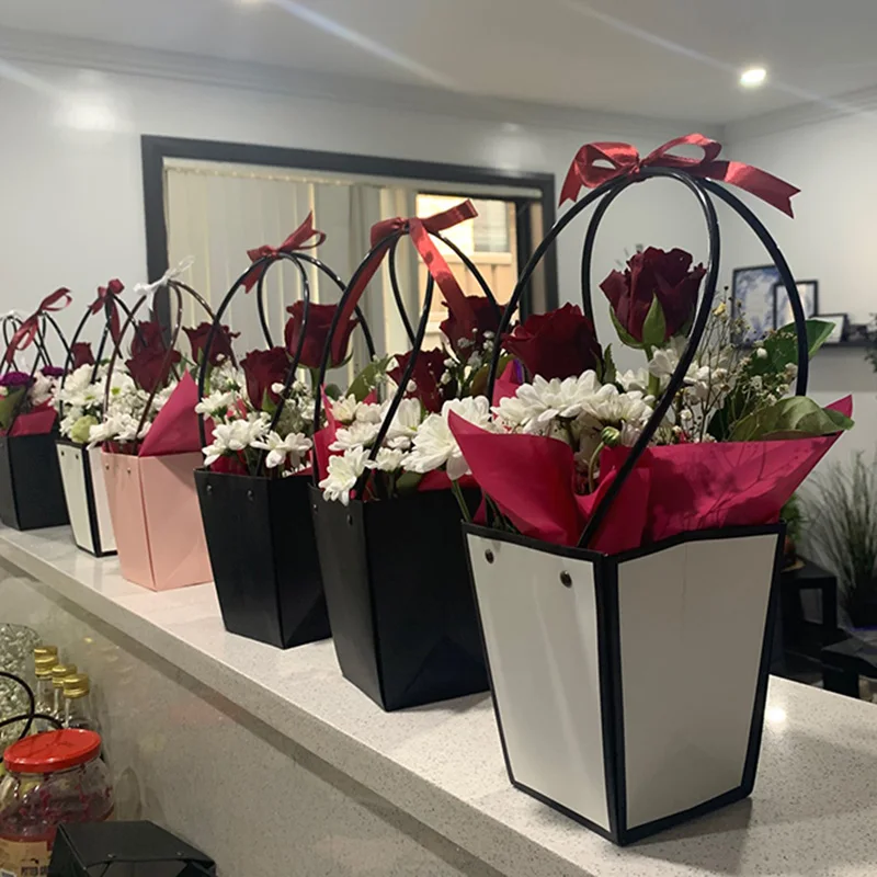 Portable Flower Box Kraft Paper Handy Gift Bag With Handhold Wedding Rose Party Gift Box Packaging Cardboard Box Bag For Wedding