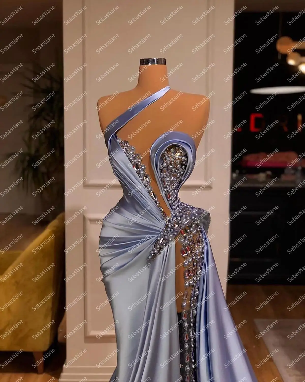 Robe de bal Sexy en Satin pour femmes, tenue de soirée à paillettes, avec fente latérale et perles, sur mesure, 2021