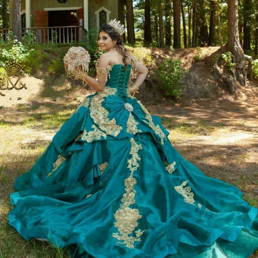 Шикарные мексиканские платья Quinceanera Cara & Alan, милое платье с кружевной аппликацией и кристаллами, с открытыми плечами, 15 лет