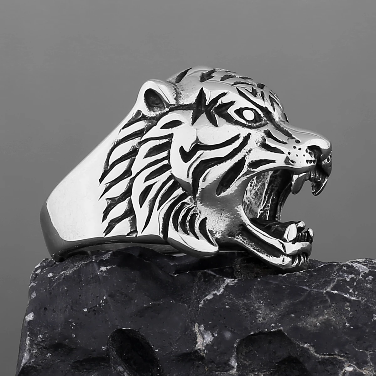 Men's Punk Hip Hop Imitation Animal Tiger Head Ring Hollow Stainless Steel Wide Face Cocktail Ring Biker Party Club Gift