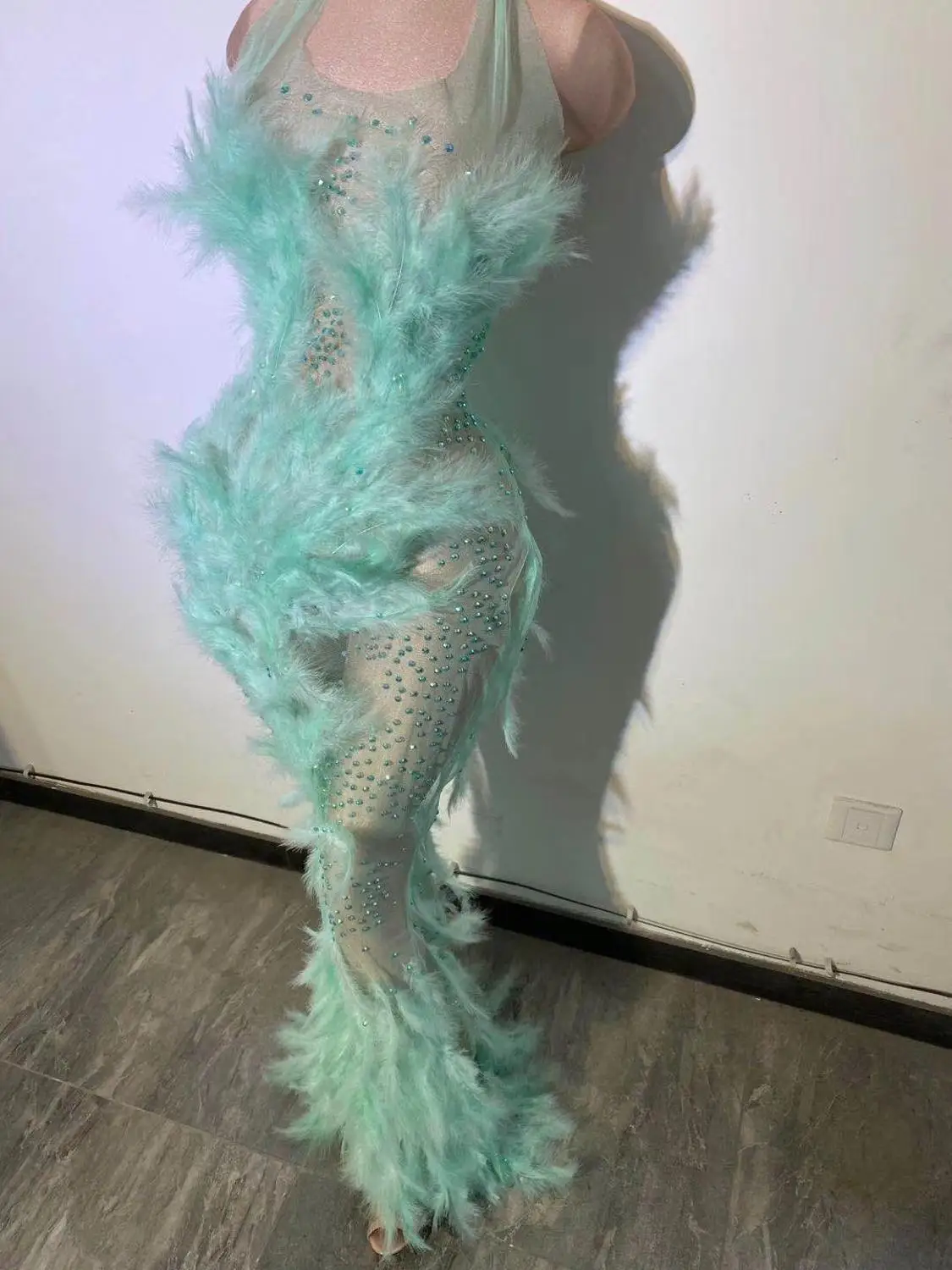 

Women Green Rhinestones Feather Transparent Long Tail Dress Sexy see throught evening dresses stage show costume