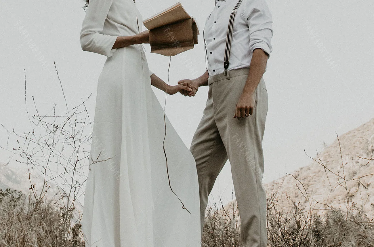 간단한 긴 소매 웨딩 드레스 v 넥 라인 우아한 부드러운 새틴 신부 가운 스플릿 약혼 가운 Beach Noivas DW514