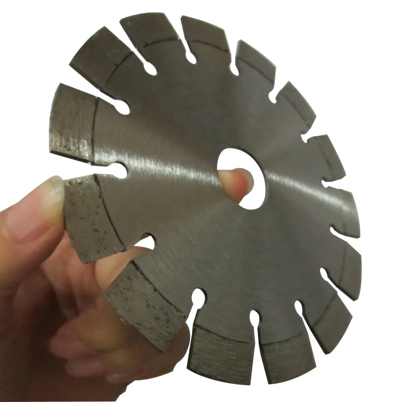 20ピース/ロット125 × 10 × 22.23ミリメートルダイヤモンドディスク、5 "カッティングディスク、壁circluar鉄筋コンクリート用の鋸刃、アスファルト、石工、砂岩