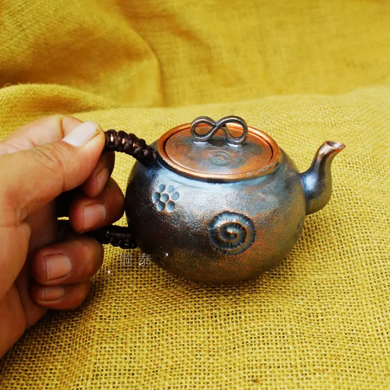 

Small Copper Teapot Hand-carved Water Kettle Auspicious Cloud/Orchid Patterned Lid Handle Gift