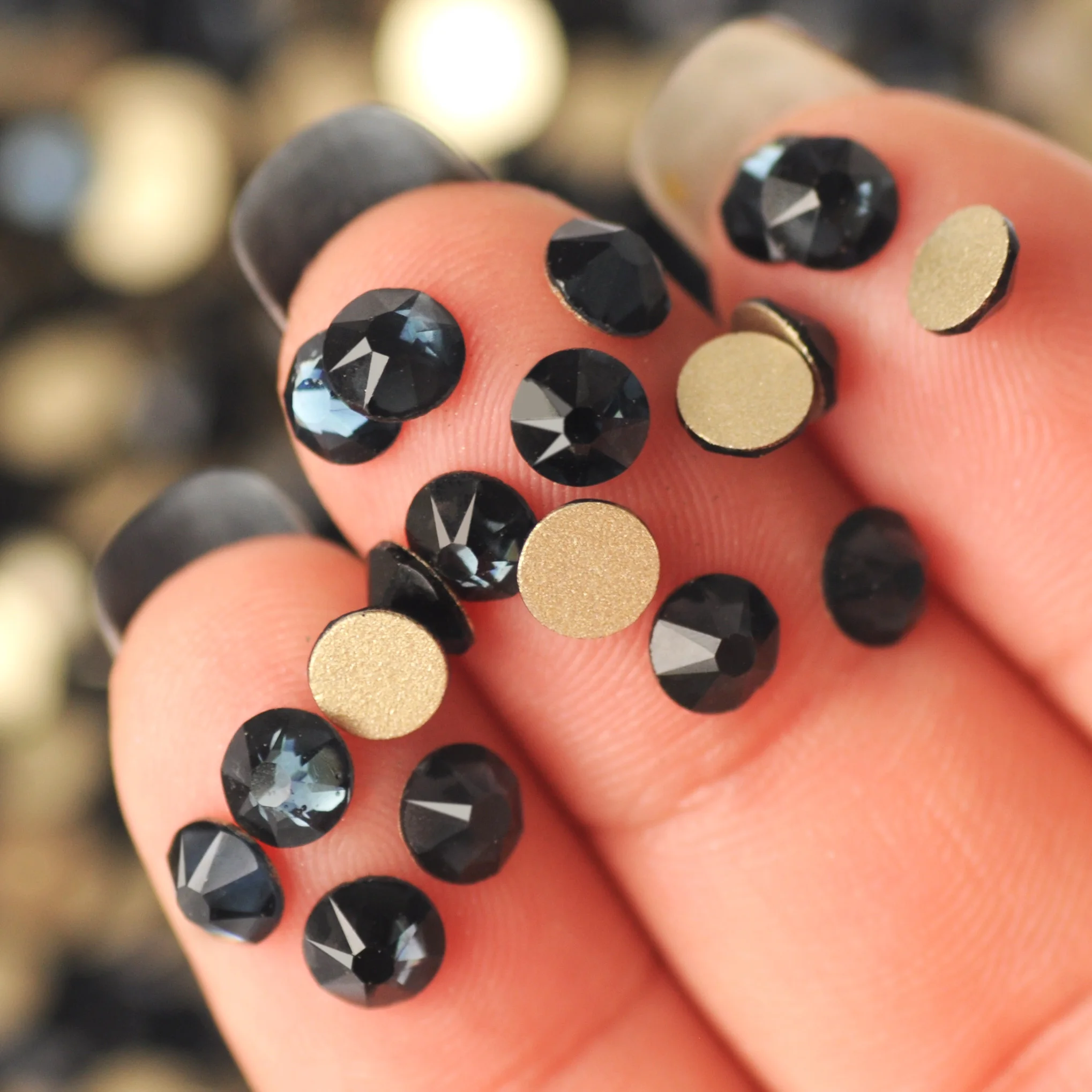 SW Montana 2088 Flache Rückseite Strass-Kristall-Set mit 8 großen und 8 kleinen Strasssteinen für DIY-Kleidungsschmuck, glänzende Kleidungsdekoration – Detail 5