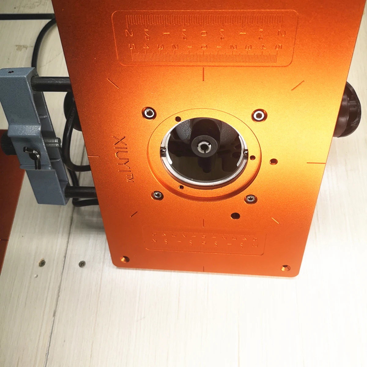 Fresadora eléctrica de madera, placa abatible de aluminio con 4 bujes para banco de trabajo, 85x85mm