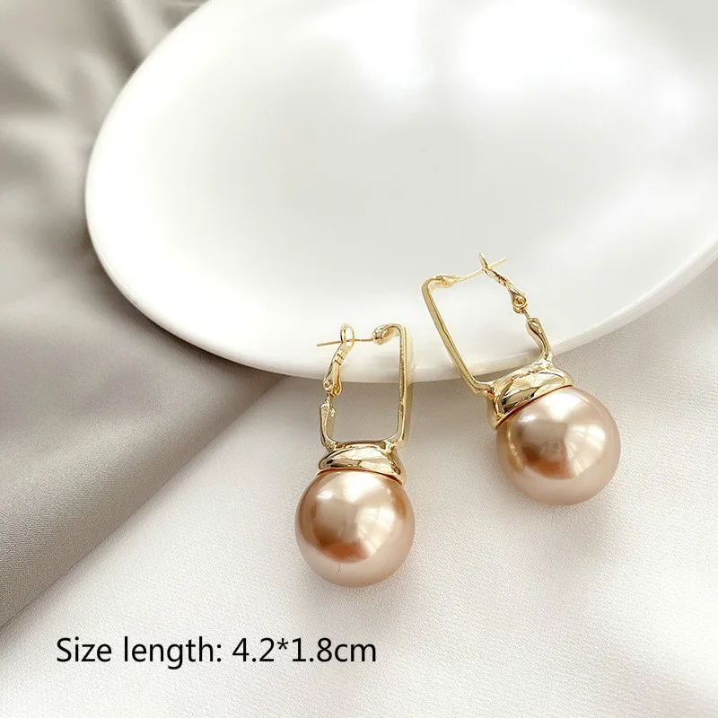 2021 Fashion New Earrings Geometric Hollow Square Pearl Earrings Personality Wild Net Red Acrylic Earrings Women\'s Clothing