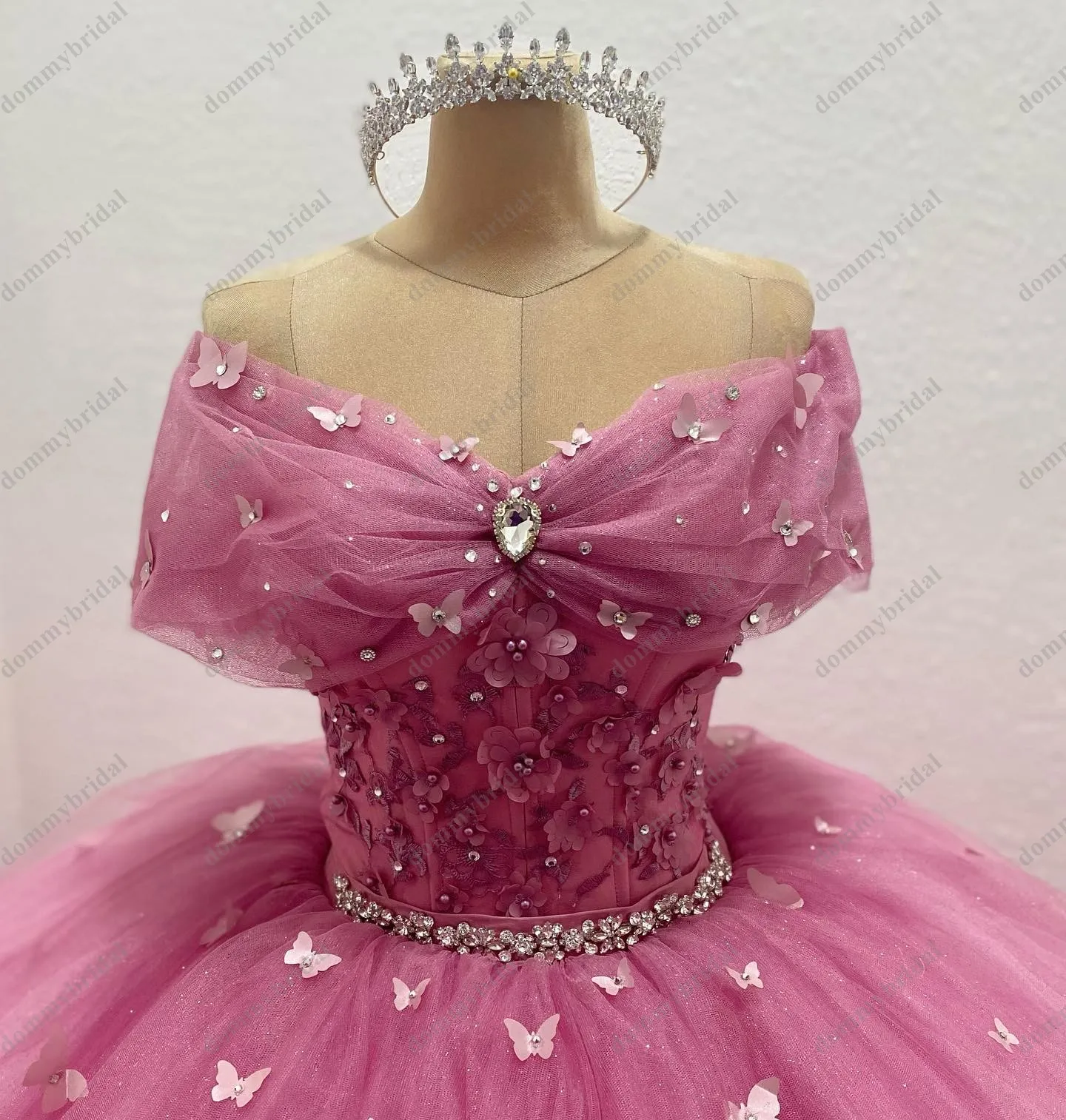 Vestido de baile moderno de Cenicienta para mujer, Rosa polvorienta, falda hinchada de fiesta, quinceañera, baile de graduación, flores florales, cuentas de mariposa