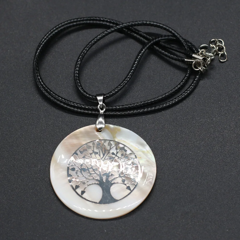Natural Shell Necklace With Round Pendant Leather Cord 2MM Charms For Elegant Women Love Romantic Gift