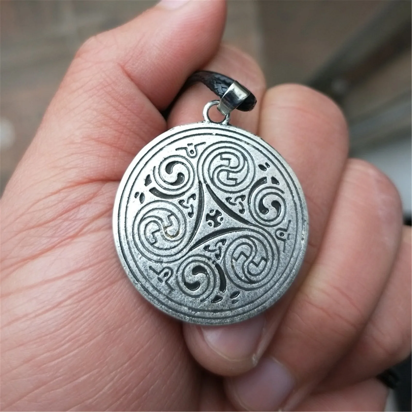 Triple Spiral Symbol Triskele Pendant for Men Women Zinc Alloy Helix Metal Necklace Punk Retro Style Celtic Knot Irish Jewelry