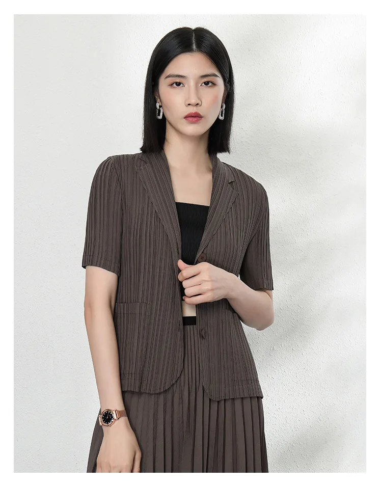 HOT SELLING pleated  turn-down collar shirt fish scale single breasted cardigan short sleeve shirt IN STOCK