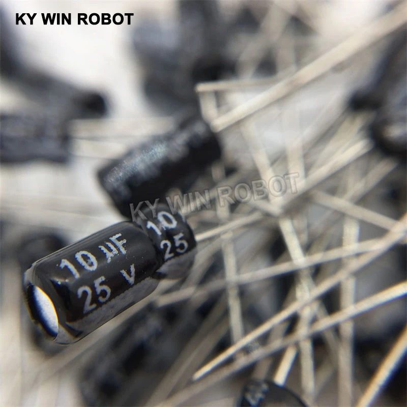 50 sztuk/partia 10UF 25V 10mf 105C 4X7mm aluminiowy kondensator elektrolityczny 25V10UF promieniowy ołów 50 sztuk