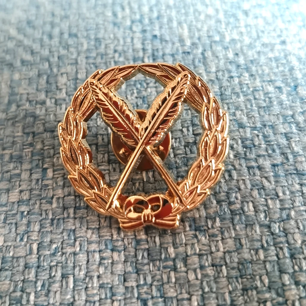 Wreathed Secretary Pens Masonic Lapel Pin